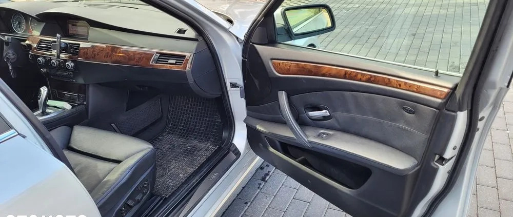 BMW Seria 5 cena 31000 przebieg: 339000, rok produkcji 2008 z Bełchatów małe 562